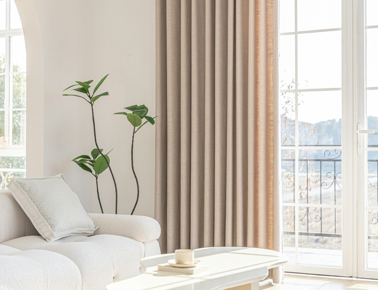 18 Window Treatment Ideas That Balance Light, Privacy & Style